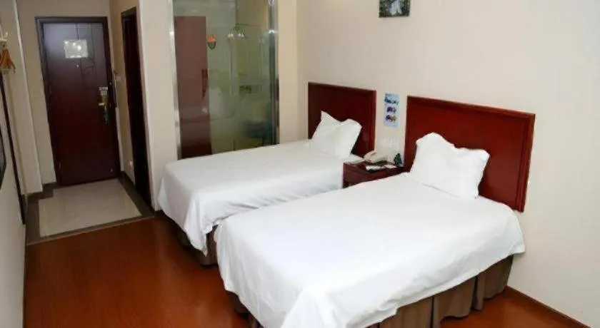 Bed in GreenTree Inn Beijing East Yizhuang District Second Kechuang Street Express Hotel