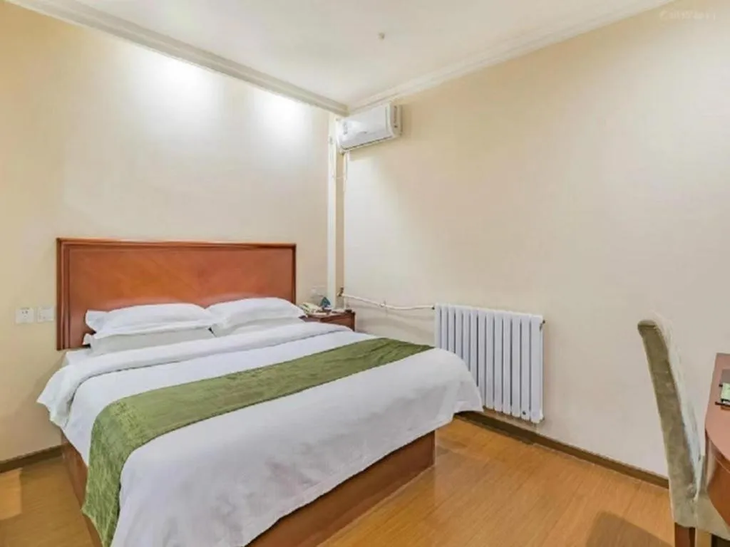 Bed in GreenTree Inn Beijing East Yizhuang District Second Kechuang Street Express Hotel