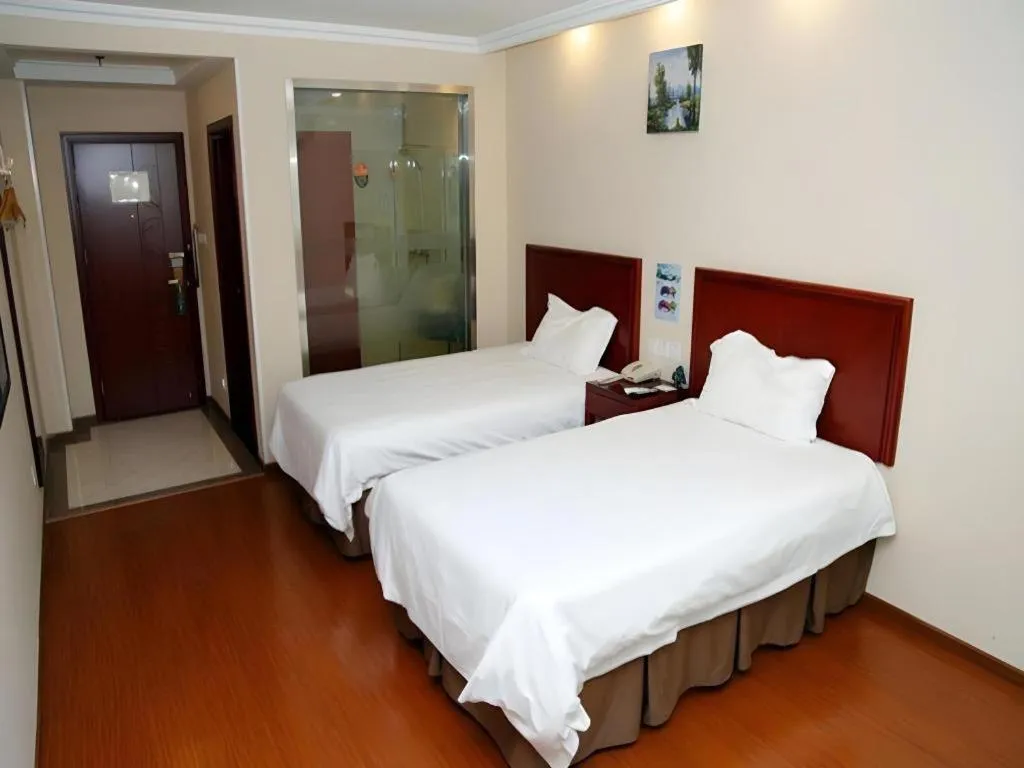 Bed in GreenTree Inn Beijing East Yizhuang District Second Kechuang Street Express Hotel