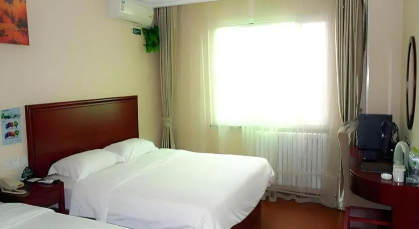 Bed in GreenTree Inn Beijing East Yizhuang District Second Kechuang Street Express Hotel