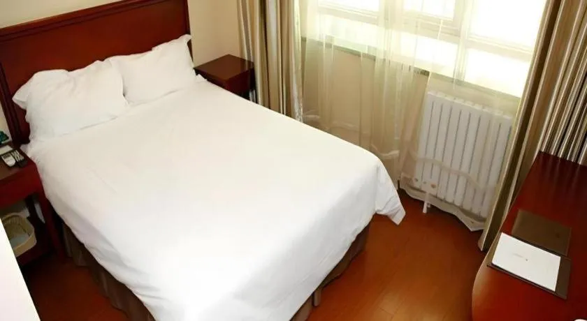 Bed in GreenTree Inn Beijing East Yizhuang District Second Kechuang Street Express Hotel