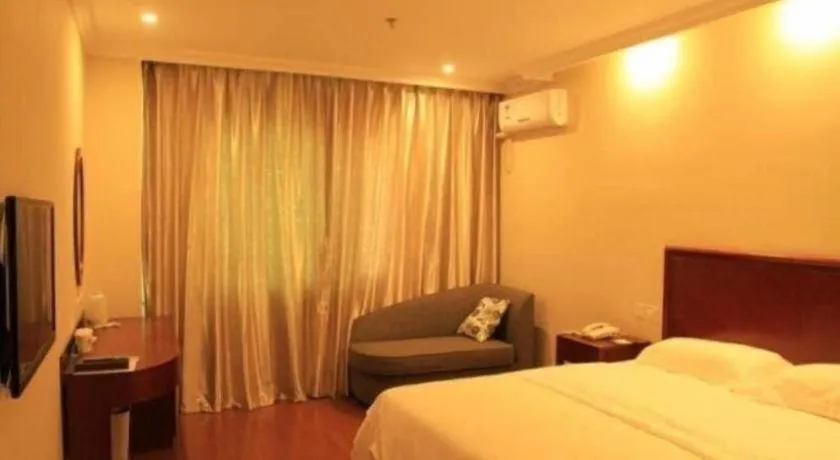 Bed in GreenTree Inn Beijing East Yizhuang District Second Kechuang Street Express Hotel