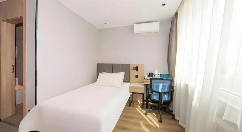 Bed in GreenTree Inn Beijing Capital Airport New International Exhibition Center Express Hotel