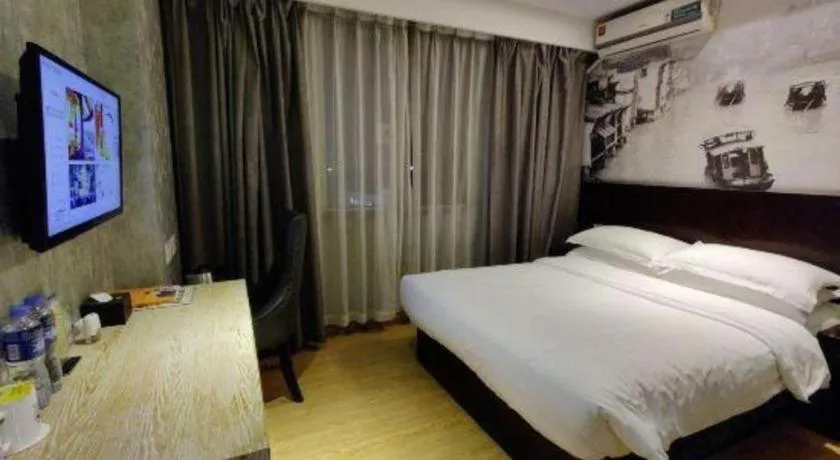 Bed in GreenTree Inn Huzhou South Street Chaoyin Bridge Business Hotel