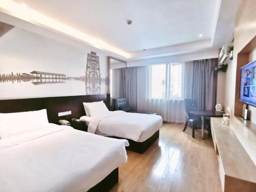 Bed in GreenTree Inn Huzhou South Street Chaoyin Bridge Business Hotel