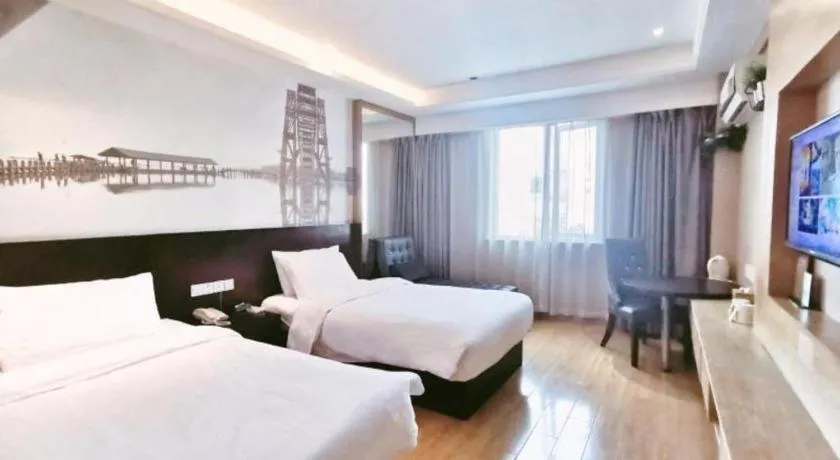 Bed in GreenTree Inn Huzhou South Street Chaoyin Bridge Business Hotel