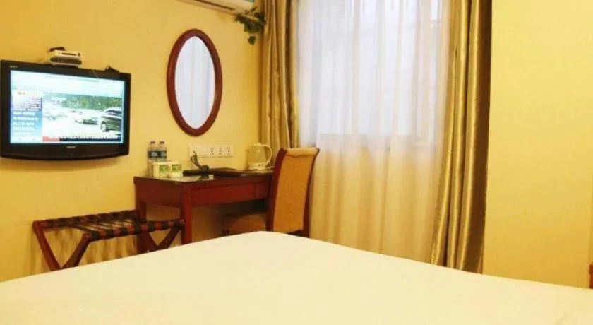 Bed in GreenTree Inn Jiangsu Suzhou Shi Road North Tongjing Road Subway Station Express Hotel