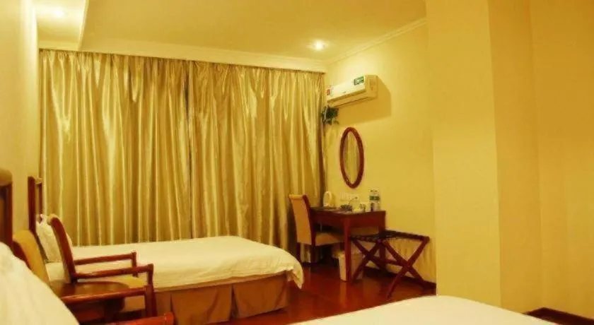 Bed in GreenTree Inn Jiangsu Suzhou Shi Road North Tongjing Road Subway Station Express Hotel