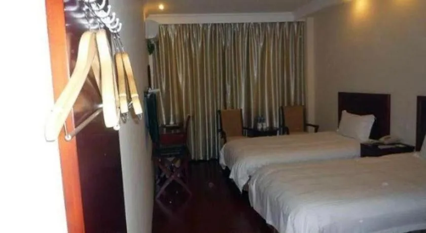 Bed in GreenTree Inn Jiangsu Suzhou Shi Road North Tongjing Road Subway Station Express Hotel