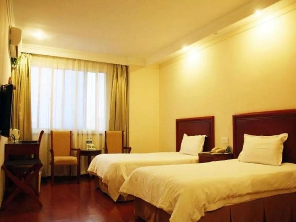 Bed in GreenTree Inn Jiangsu Suzhou Shi Road North Tongjing Road Subway Station Express Hotel