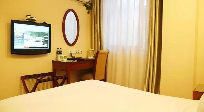 Bed in GreenTree Inn Jiangsu Suzhou Shi Road North Tongjing Road Subway Station Express Hotel