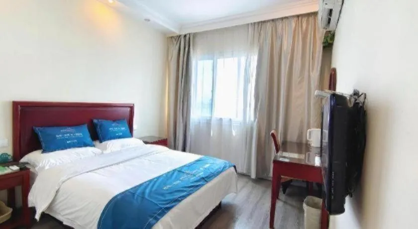 Bed in GreenTree Inn Jiangsu Suzhou Shi Road North Tongjing Road Subway Station Express Hotel