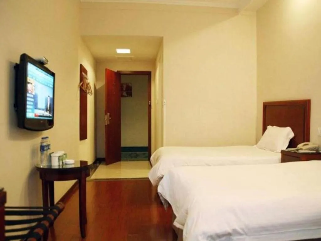 Bed in GreenTree Inn Jiangsu Suzhou Shi Road North Tongjing Road Subway Station Express Hotel