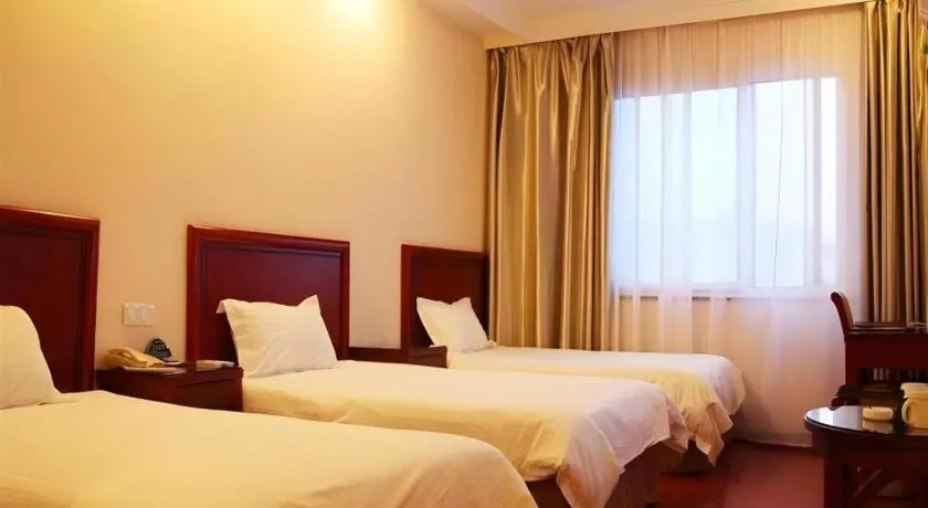 Bed in GreenTree Inn Jiangsu Suzhou Shi Road North Tongjing Road Subway Station Express Hotel