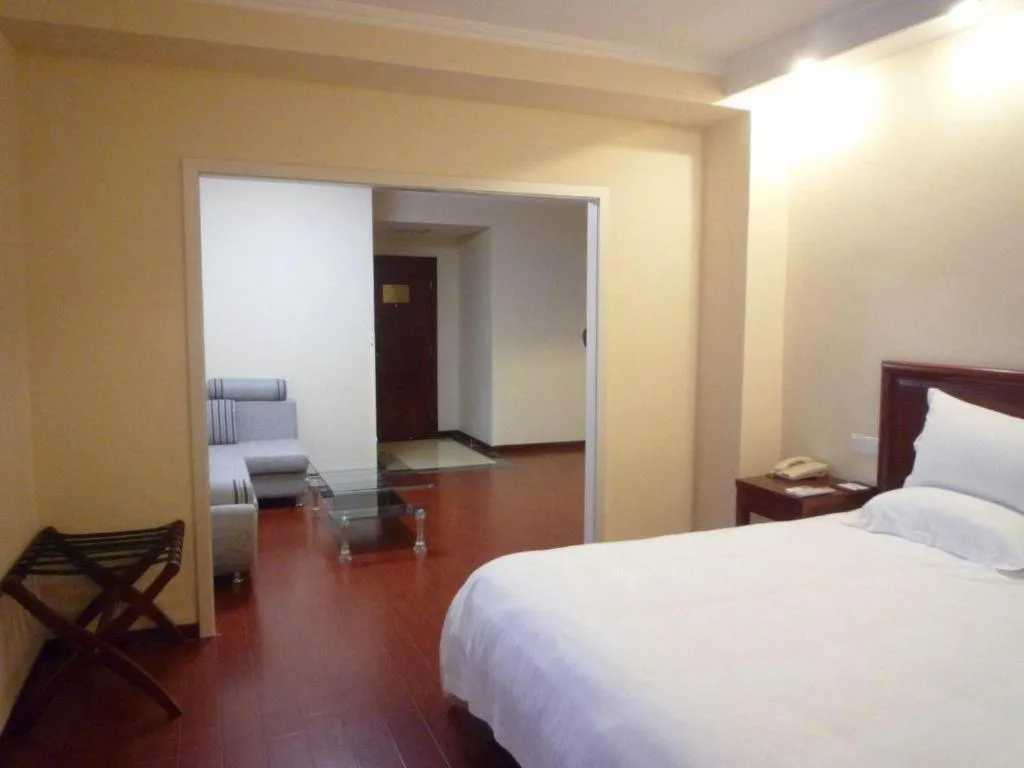 Bed in GreenTree Inn Jiangsu Suzhou Shi Road North Tongjing Road Subway Station Express Hotel