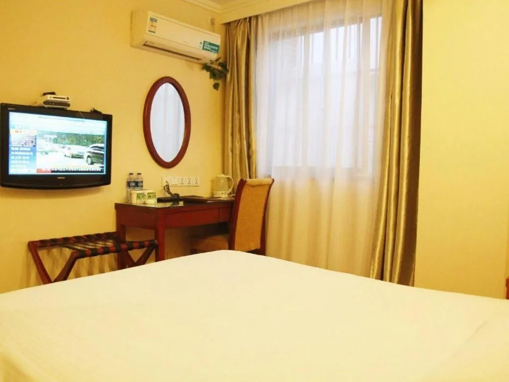 Bed in GreenTree Inn Jiangsu Suzhou Shi Road North Tongjing Road Subway Station Express Hotel