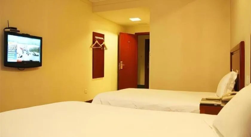 Bed in GreenTree Inn Jiangsu Suzhou Shi Road North Tongjing Road Subway Station Express Hotel