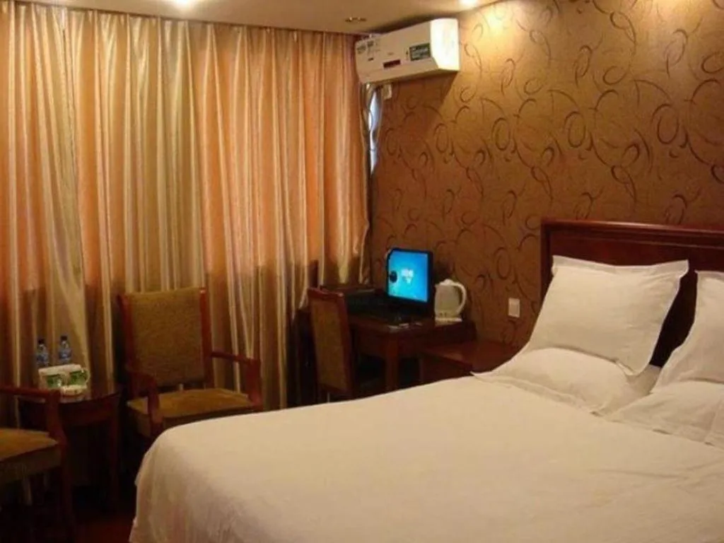 Bed in GreenTree Inn Jiangsu Suzhou Shi Road North Tongjing Road Subway Station Express Hotel