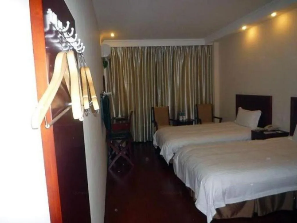 Bed in GreenTree Inn Jiangsu Suzhou Shi Road North Tongjing Road Subway Station Express Hotel