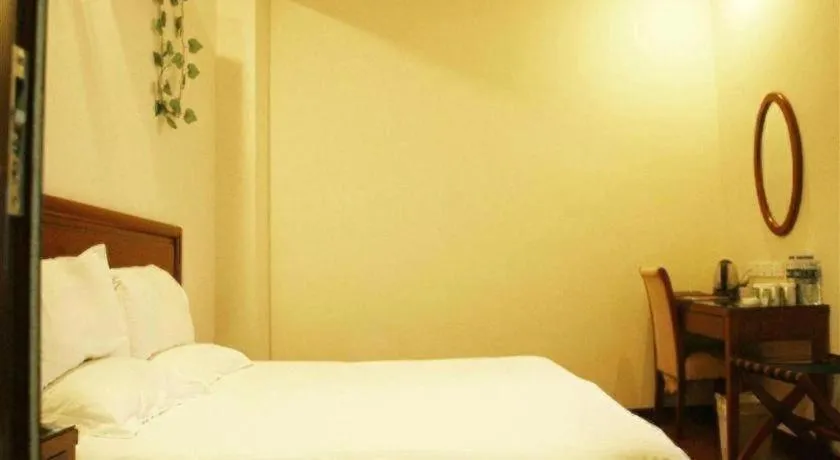 Bed in GreenTree Inn Jiangsu Suzhou Shi Road North Tongjing Road Subway Station Express Hotel