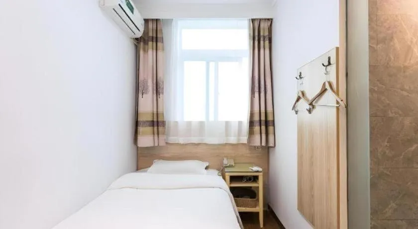 Bed in GreenTree Inn Suzhou Guanqian Street Yinguo Lane Business Hotel