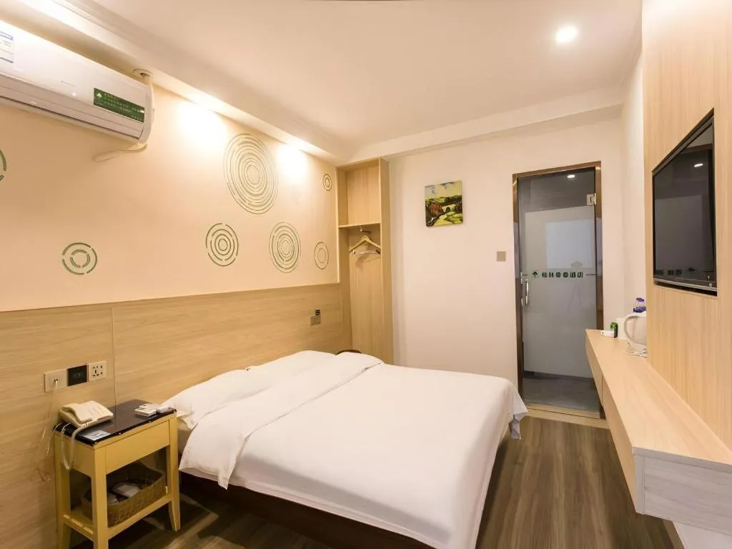 Bed in GreenTree Inn Suzhou Guanqian Street Yinguo Lane Business Hotel