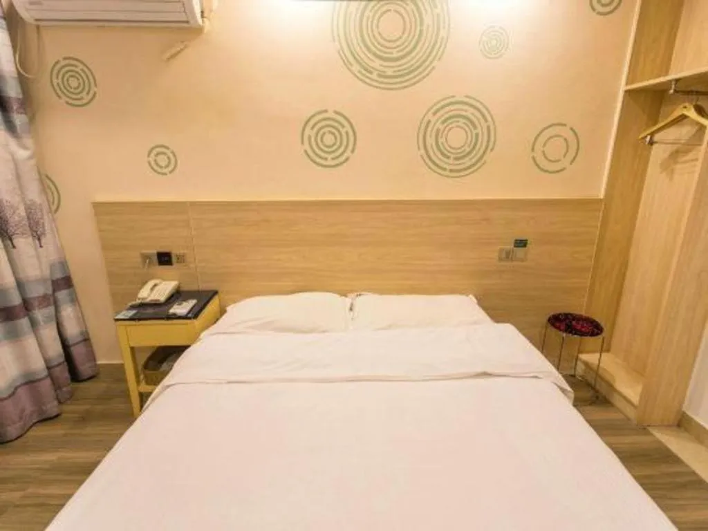 Bed in GreenTree Inn Suzhou Guanqian Street Yinguo Lane Business Hotel