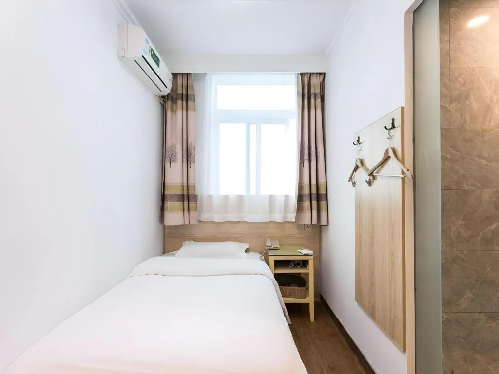 Bed in GreenTree Inn Suzhou Guanqian Street Yinguo Lane Business Hotel