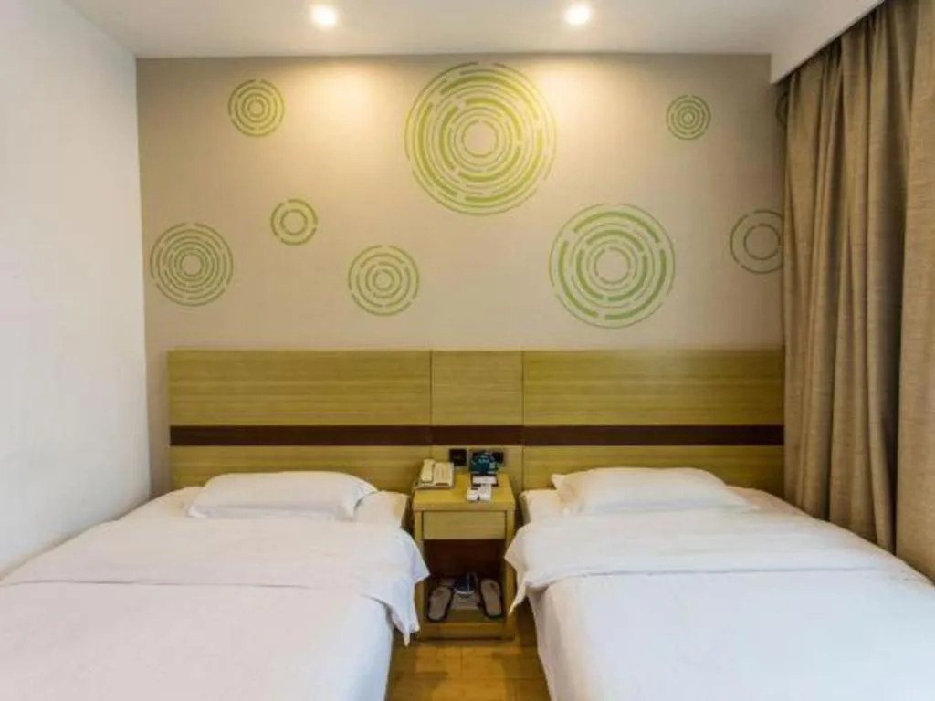 Bed in GreenTree Inn Suzhou Guanqian Street Yinguo Lane Business Hotel