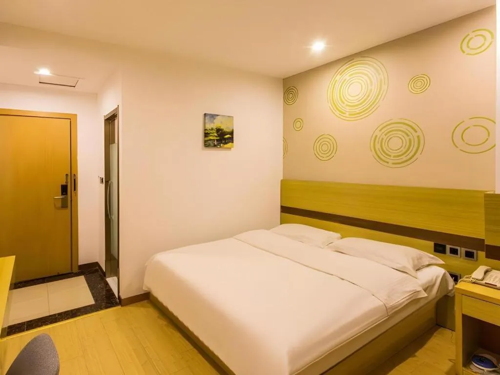 Bed in GreenTree Inn Suzhou Guanqian Street Yinguo Lane Business Hotel