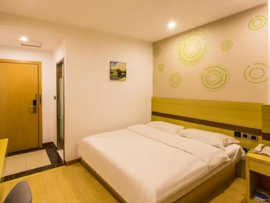 Bed in GreenTree Inn Suzhou Guanqian Street Yinguo Lane Business Hotel