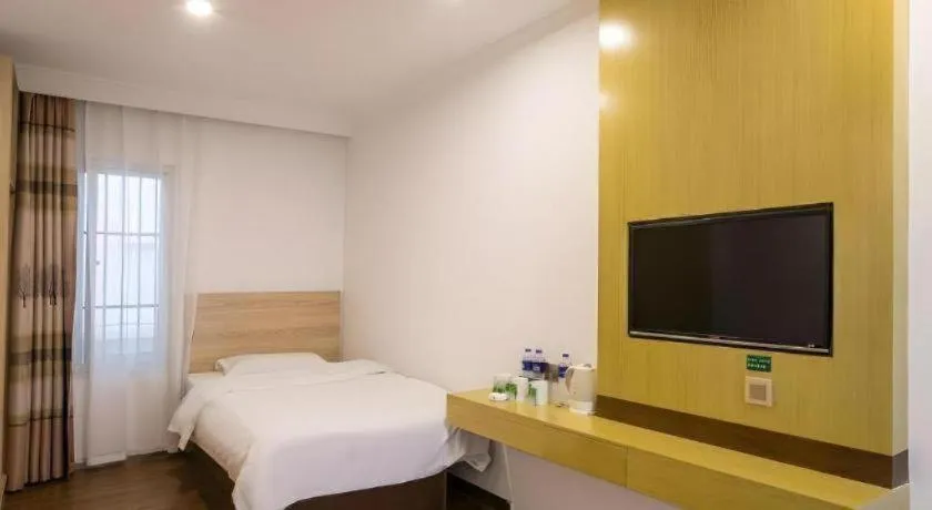 Bed in GreenTree Inn Suzhou Guanqian Street Yinguo Lane Business Hotel