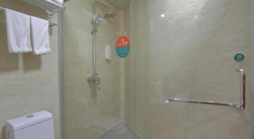 GreenTree Inn Jieyang North Linjiang Road Express Hotel