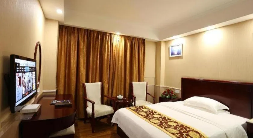 Bed in GreenTree Inn Jieyang North Linjiang Road Express Hotel
