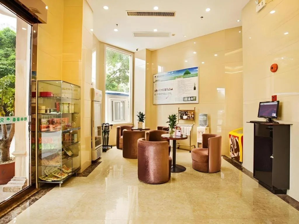 GreenTree Inn Jieyang North Linjiang Road Express Hotel