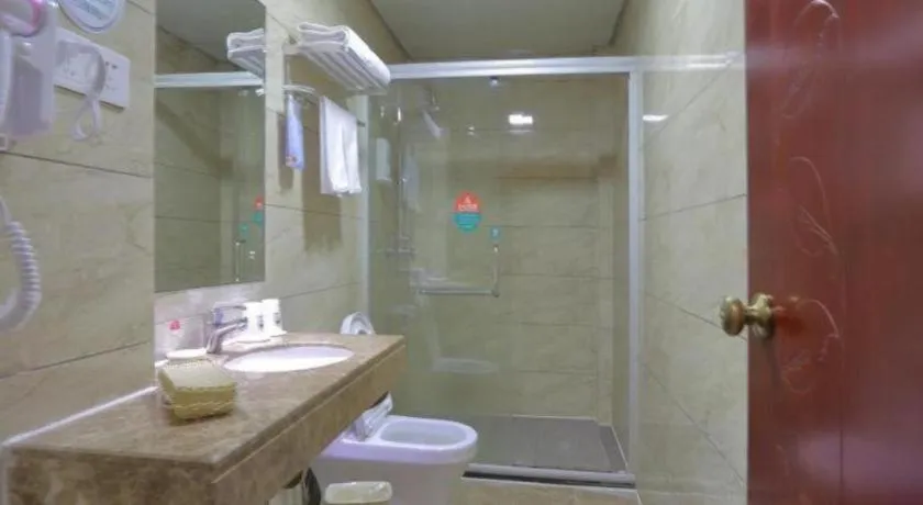 GreenTree Inn Jieyang North Linjiang Road Express Hotel