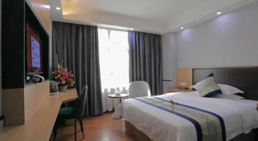 Bed in GreenTree Inn Jieyang North Linjiang Road Express Hotel