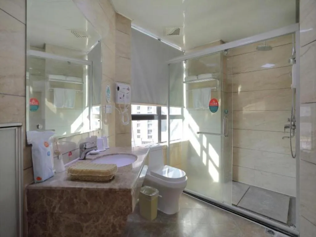 GreenTree Inn Jieyang North Linjiang Road Express Hotel