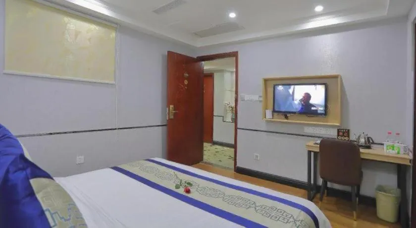 Bed in GreenTree Inn Jieyang North Linjiang Road Express Hotel