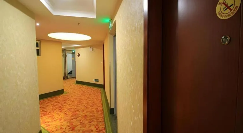 GreenTree Inn Jieyang North Linjiang Road Express Hotel