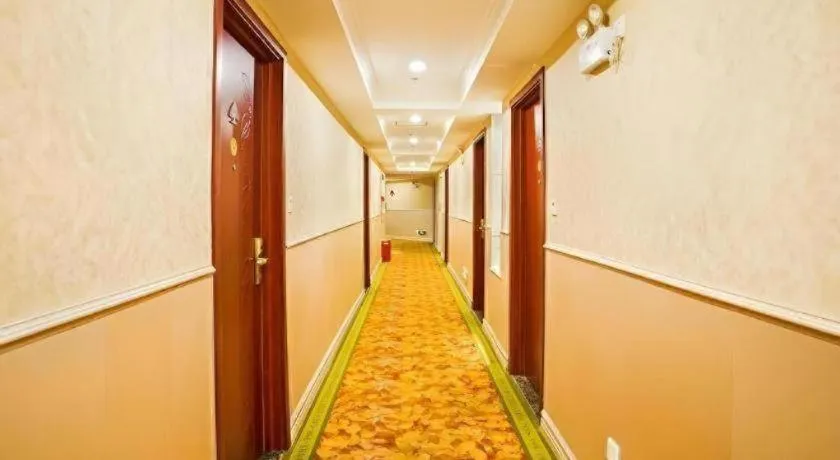 GreenTree Inn Jieyang North Linjiang Road Express Hotel