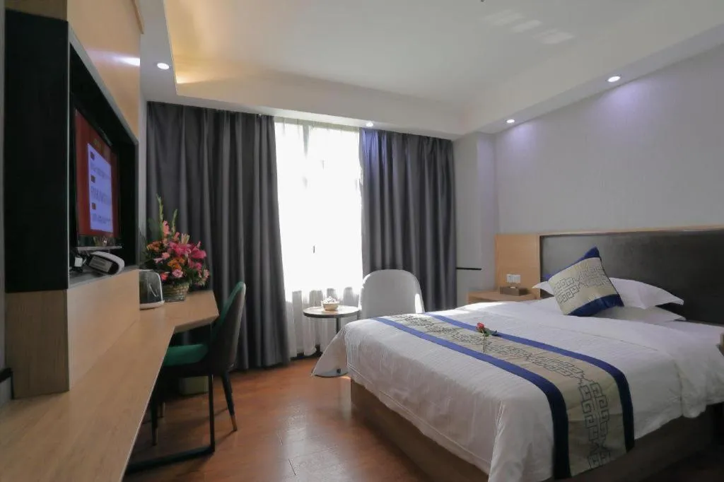 Bed in GreenTree Inn Jieyang North Linjiang Road Express Hotel