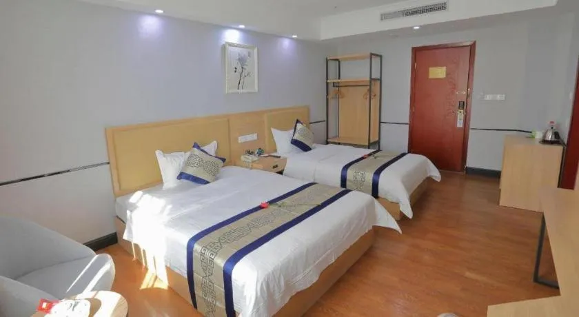 Bed in GreenTree Inn Jieyang North Linjiang Road Express Hotel
