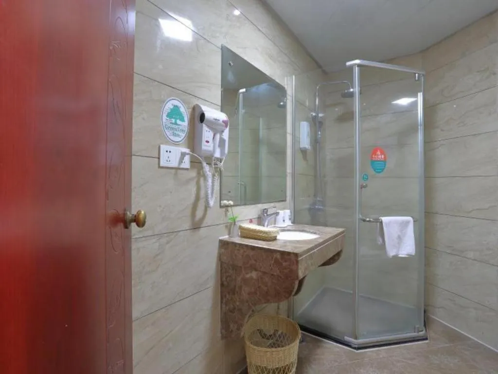 GreenTree Inn Jieyang North Linjiang Road Express Hotel