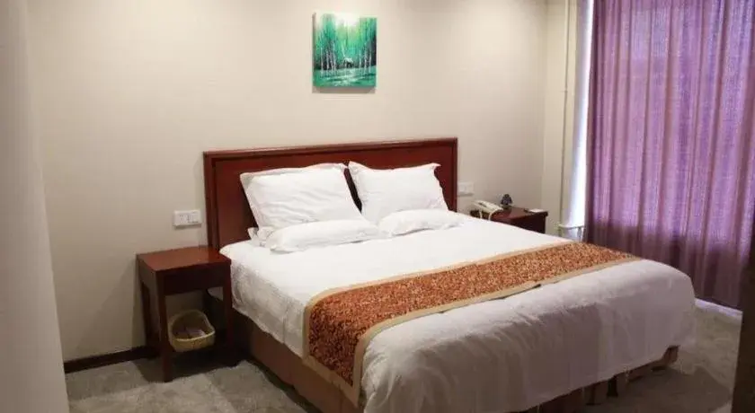 Bed in GreenTree Inn Zhejiang Ningbo Exhibition and Convention Center Bus East Station Express Hotel Bed in GreenTree Inn Zhejiang Ningbo Exhibition and Convention Center Bus East Station Express Hotel