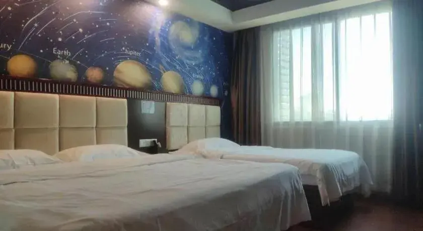 Bed in GreenTree Inn Guangzhou Baiyun International Airport Huaxi Road Express Hotel Bed in GreenTree Inn Guangzhou Baiyun International Airport Huaxi Road Express Hotel