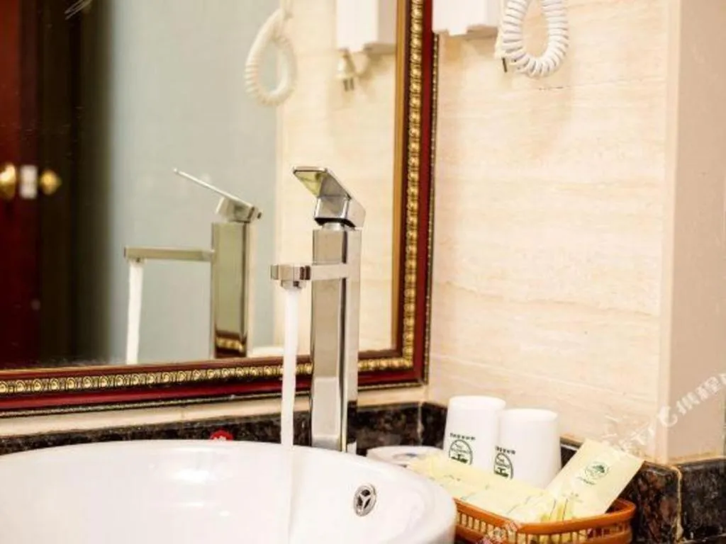 GreenTree Inn Guangzhou Baiyun International Airport Huaxi Road Express Hotel