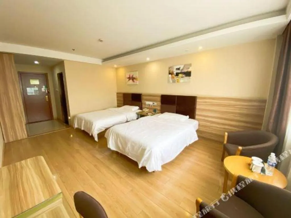 Bed in GreenTree Inn ShangHai KangQiao Industrial Zone JinXiu Road Business Hotel