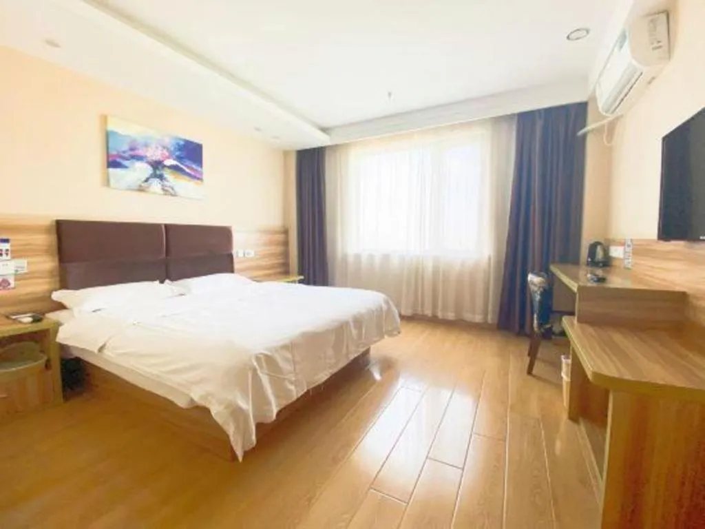Bed in GreenTree Inn ShangHai KangQiao Industrial Zone JinXiu Road Business Hotel