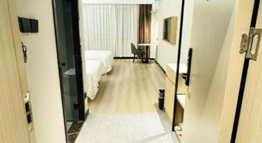 Bed in GreenTree Inn ShangHai KangQiao Industrial Zone JinXiu Road Business Hotel